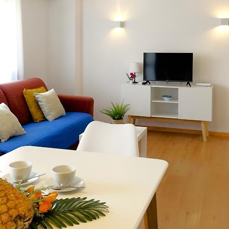 Mediterraneo 508. Fantastic Studio On The Beachfront With Sea Views. Марбеля Екстериор снимка