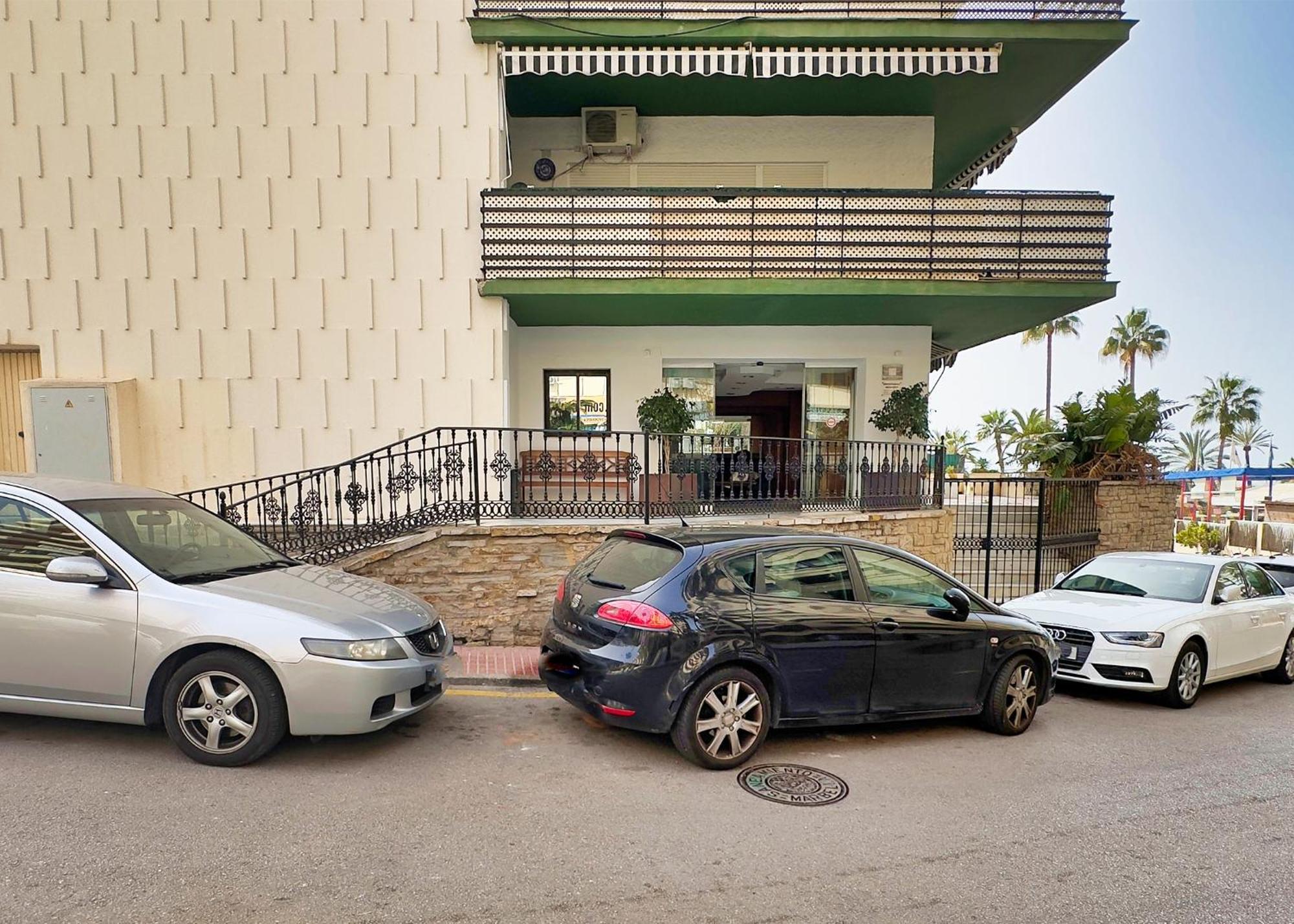 Mediterraneo 508. Fantastic Studio On The Beachfront With Sea Views. Марбеля Екстериор снимка