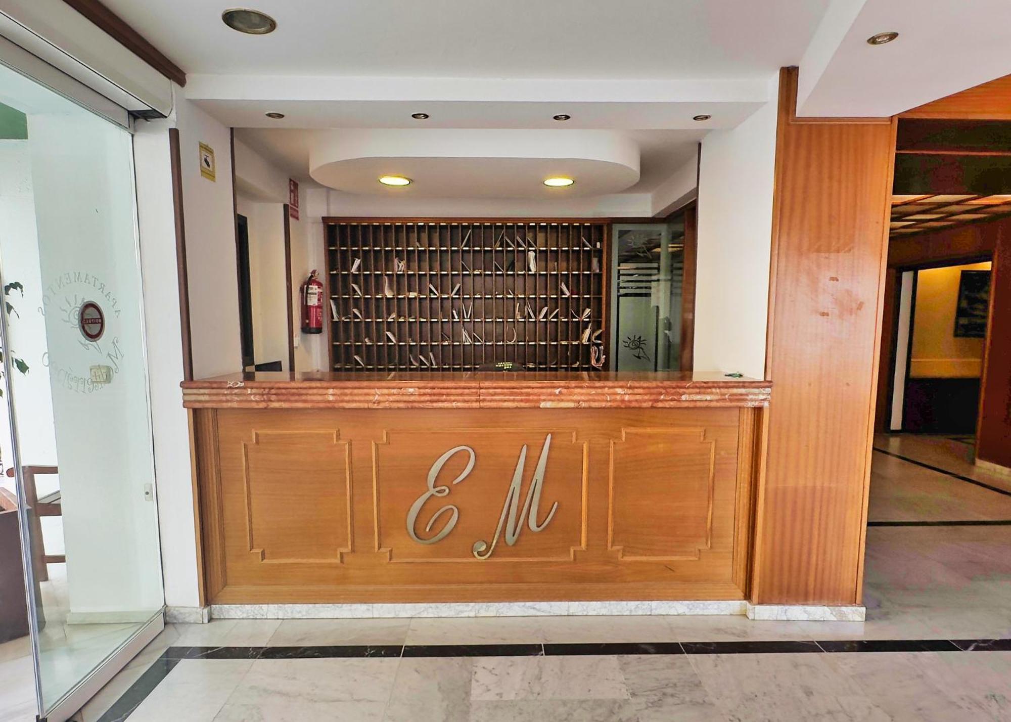Mediterraneo 508. Fantastic Studio On The Beachfront With Sea Views. Марбеля Екстериор снимка