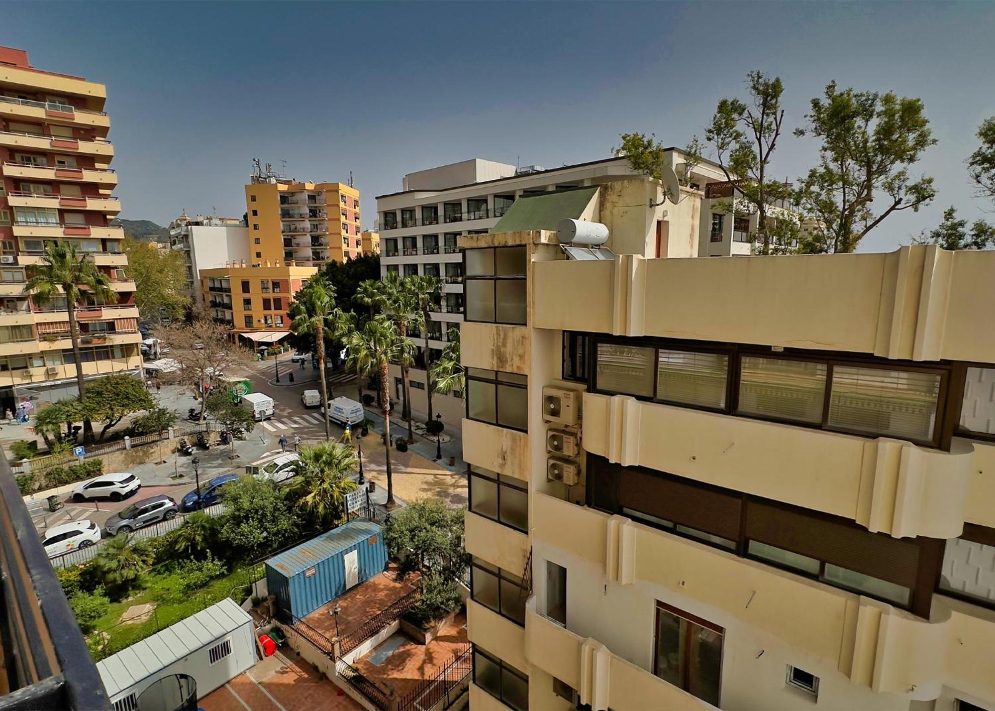Mediterraneo 508. Fantastic Studio On The Beachfront With Sea Views. Марбеля Екстериор снимка