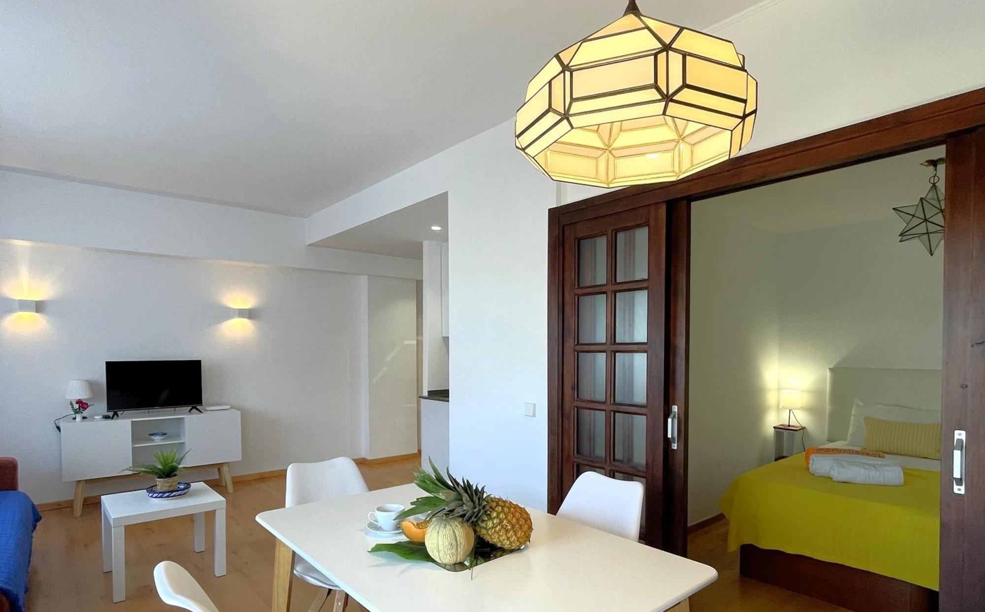 Mediterraneo 508. Fantastic Studio On The Beachfront With Sea Views. Марбеля Екстериор снимка