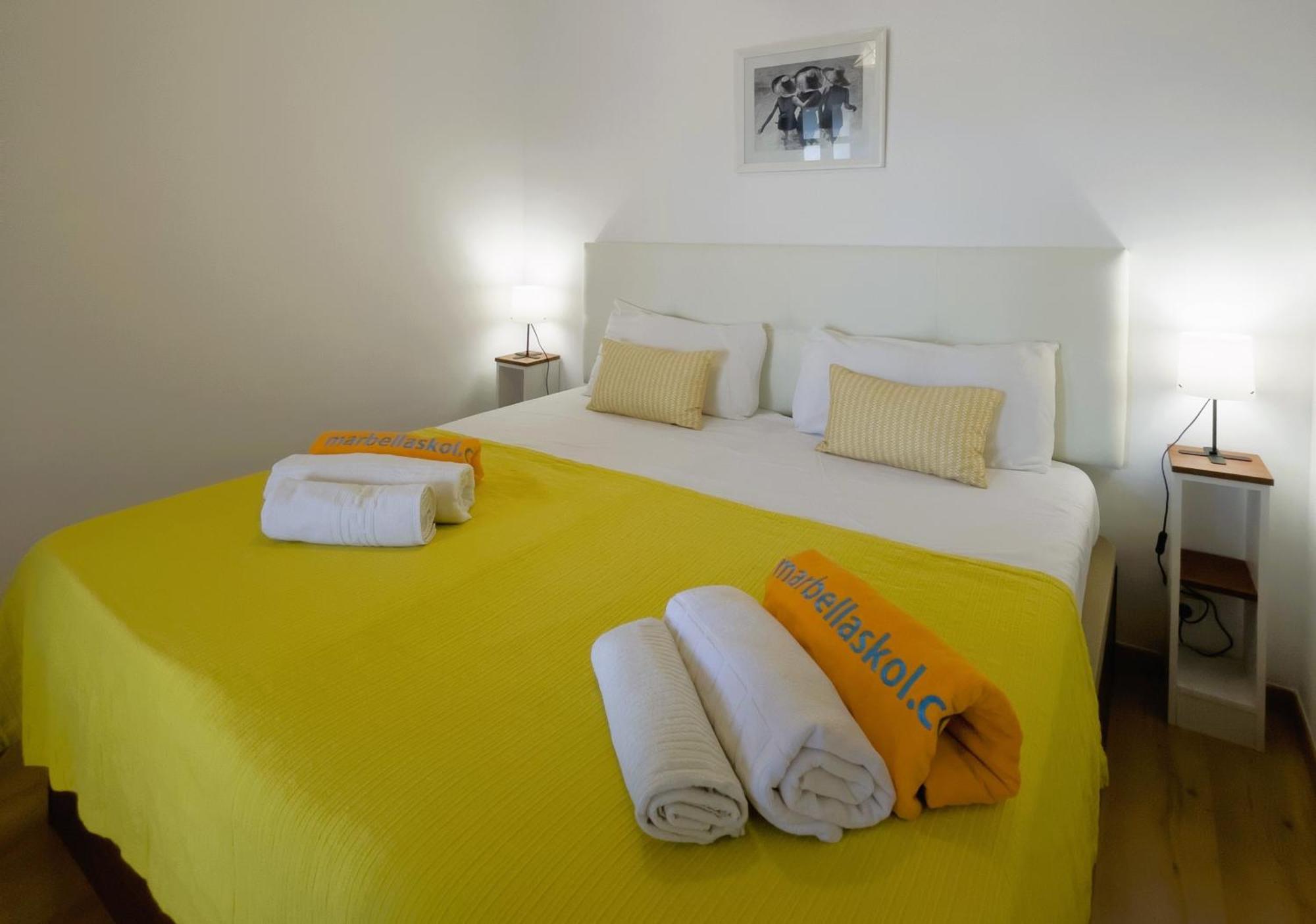 Mediterraneo 508. Fantastic Studio On The Beachfront With Sea Views. Марбеля Екстериор снимка